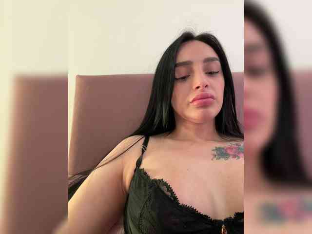 AprilRosse webcam