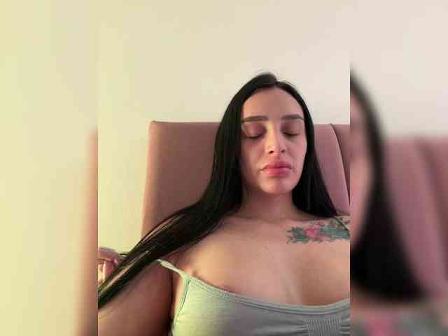 AprilRosse webcam