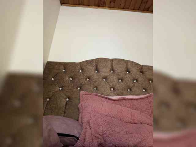 AprilRosse webcam