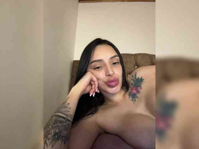 AprilRosse webcam