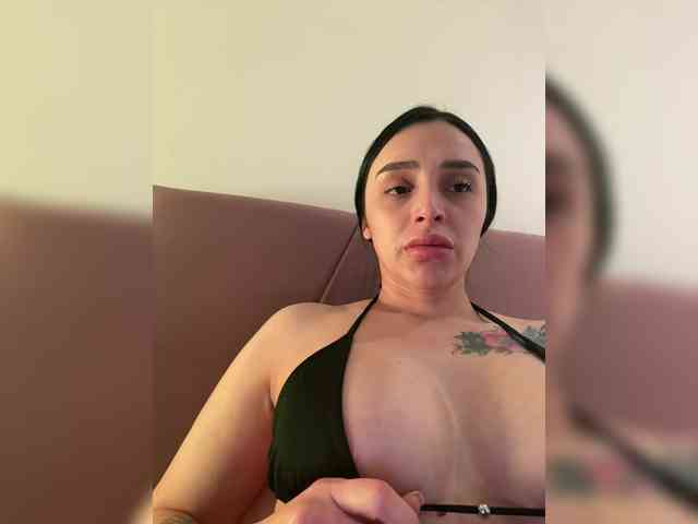 AprilRosse webcam