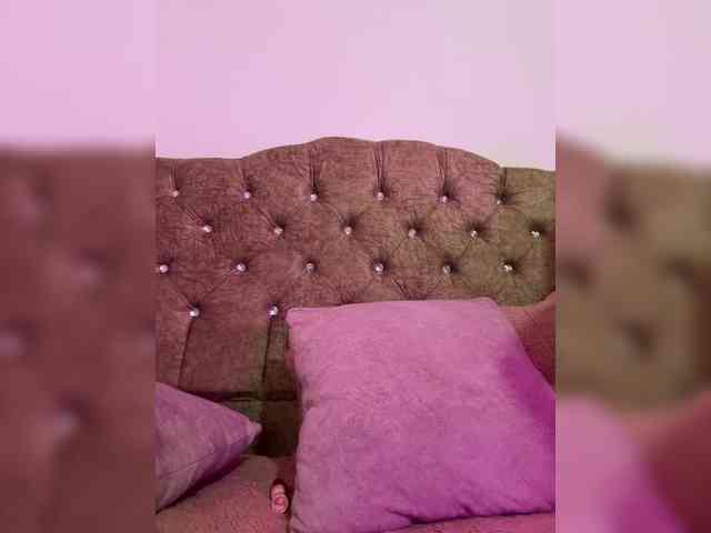 AprilRosse webcam