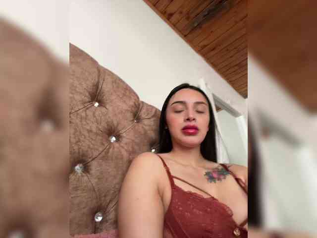 AprilRosse webcam