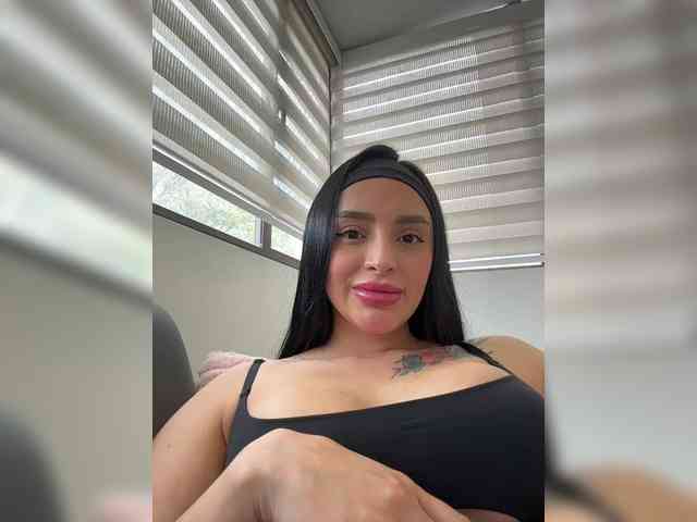 AprilRosse webcam