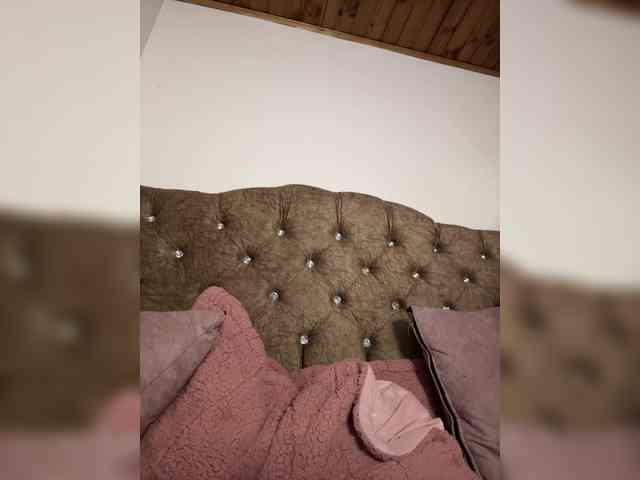 AprilRosse webcam