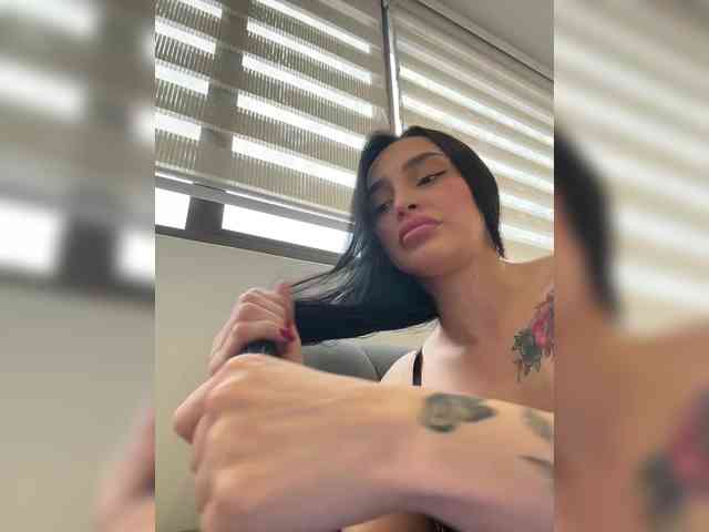 AprilRosse webcam