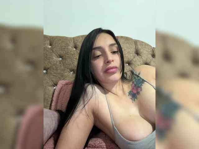 AprilRosse webcam