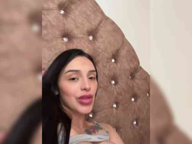 AprilRosse webcam
