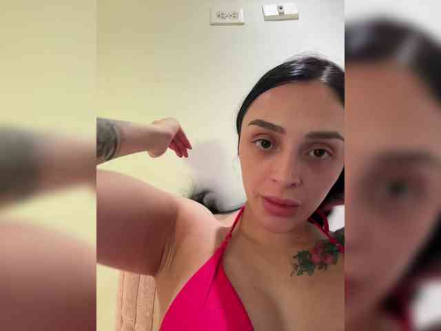 AprilRosse webcam