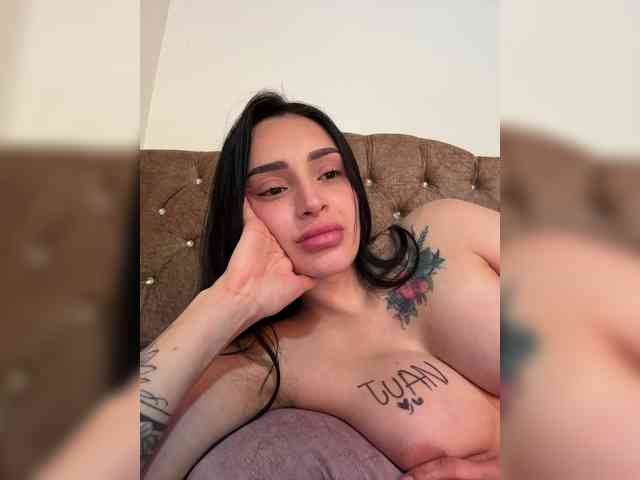 AprilRosse webcam