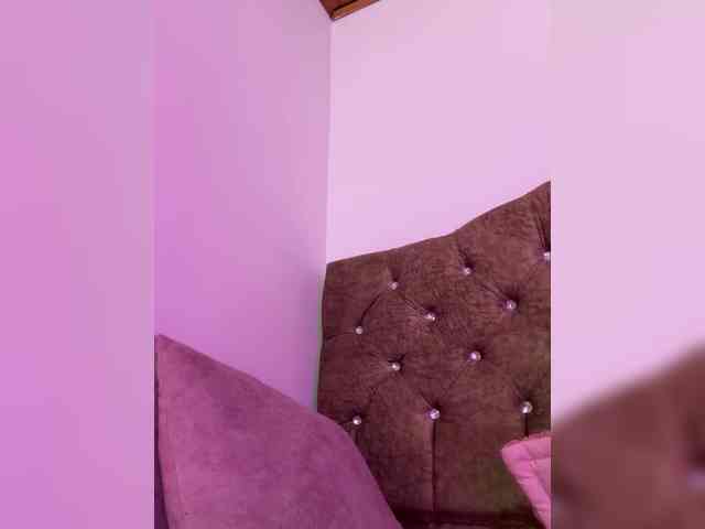 AprilRosse webcam