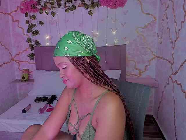 MelodyDhh webcam