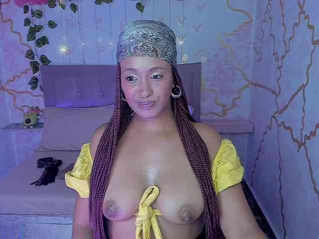 MelodyDhh webcam