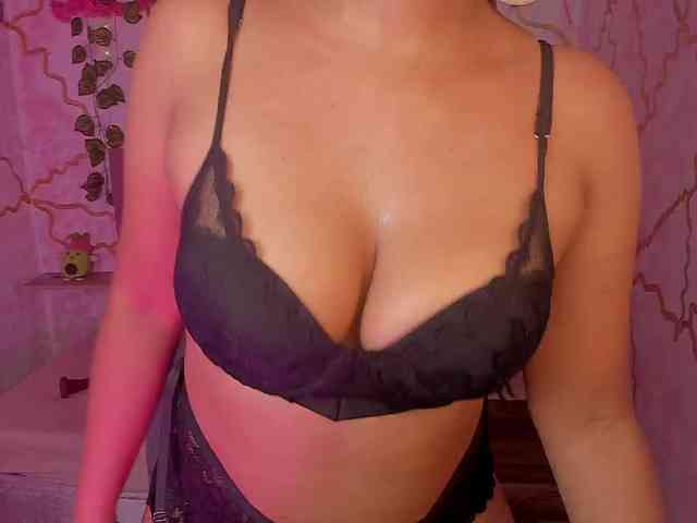 MelodyDhh webcam