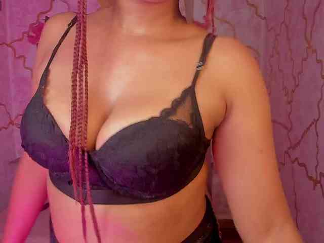 MelodyDhh webcam