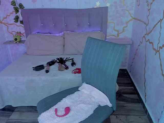MelodyDhh webcam