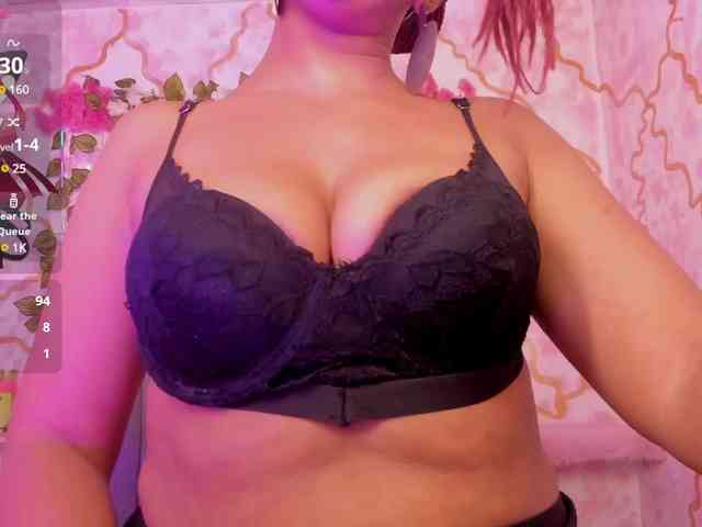 MelodyDhh webcam