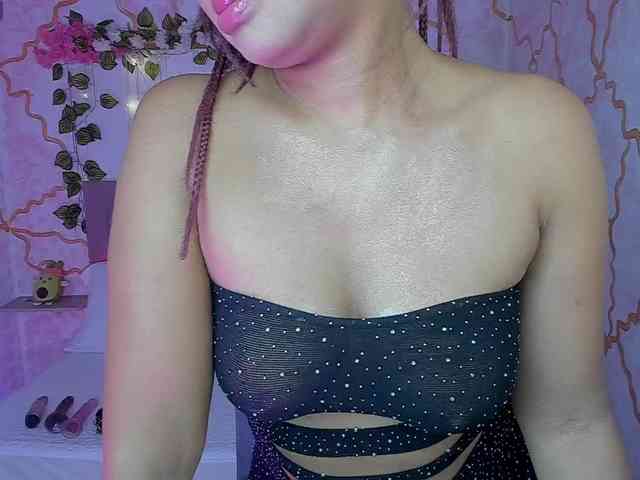 MelodyDhh webcam