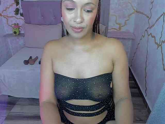 MelodyDhh webcam