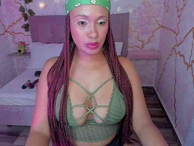 MelodyDhh webcam