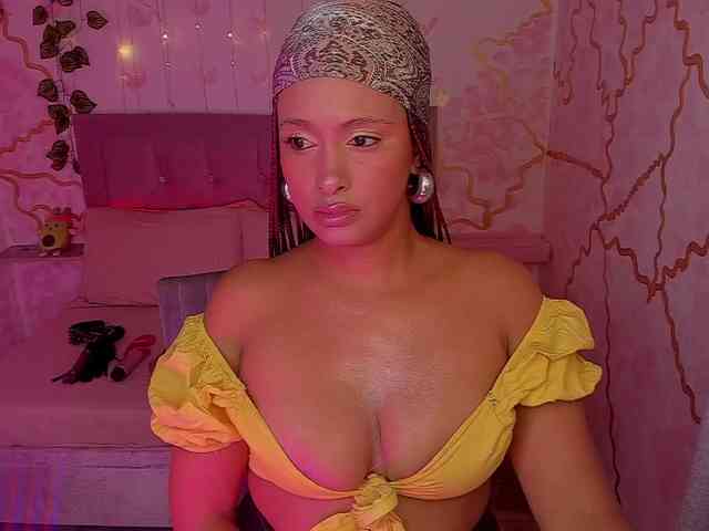 MelodyDhh webcam