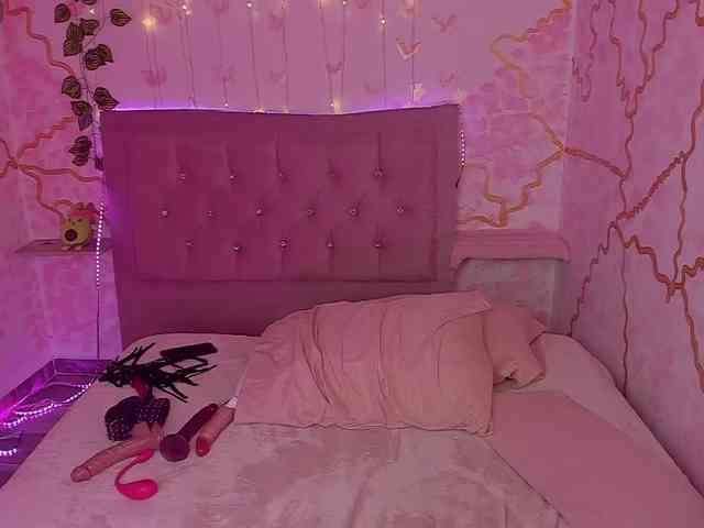 online web cam show MelodyDhh