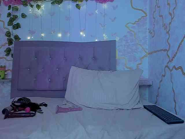 MelodyDhh webcam