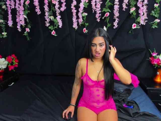 KendraFerreti webcam