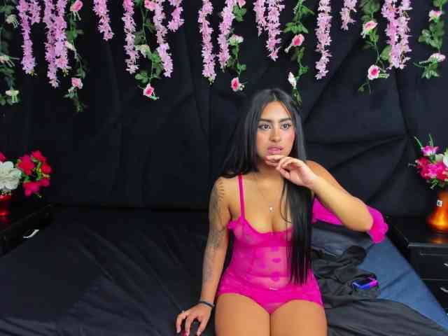 KendraFerreti webcam