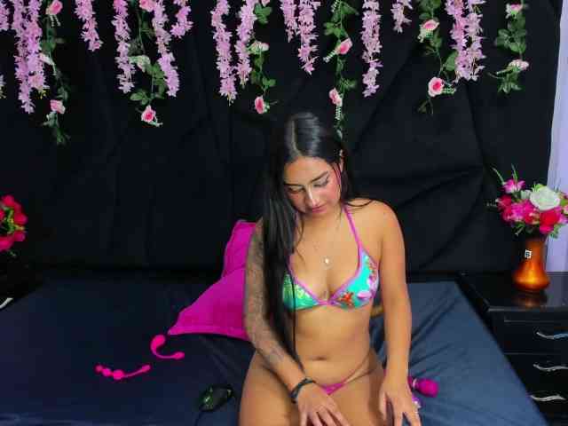 KendraFerreti webcam