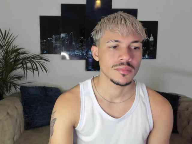 sexyandirdy-pub webcam