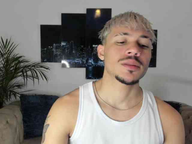 sexyandirdy-pub webcam