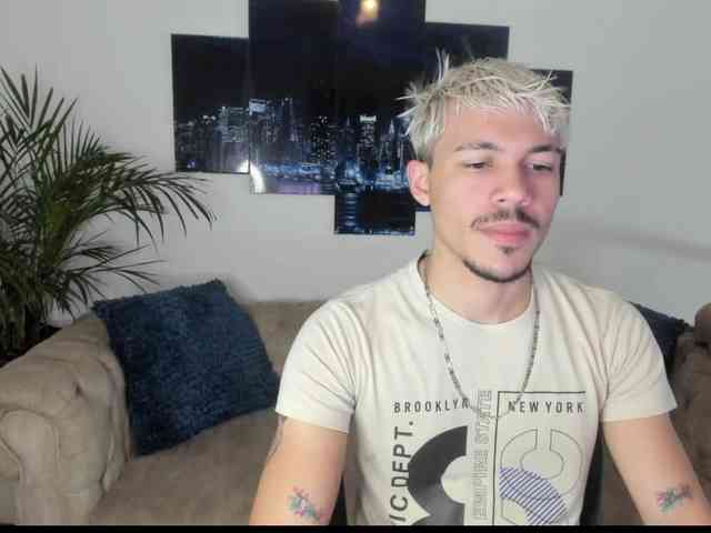 sexyandirdy-pub Live Webcam on BongaCams