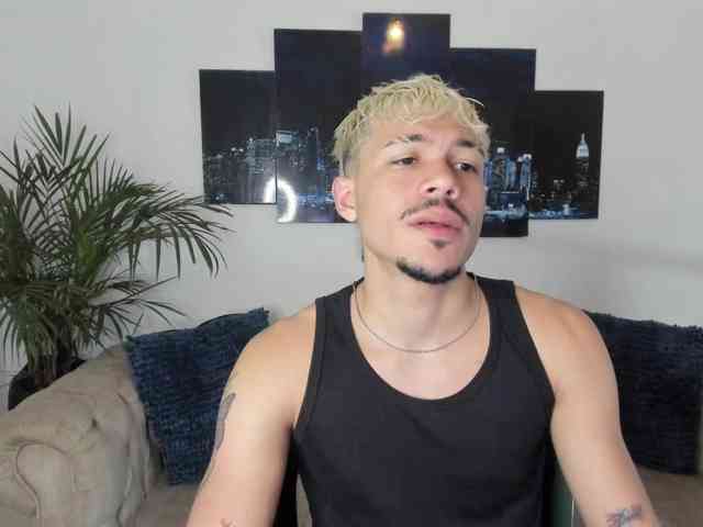 sexyandirdy-pub webcam
