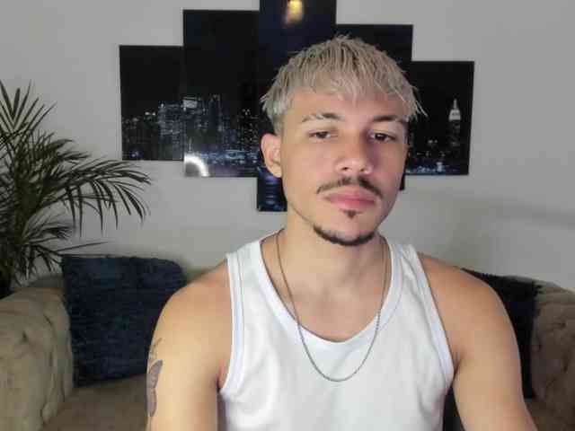 sexyandirdy-pub webcam
