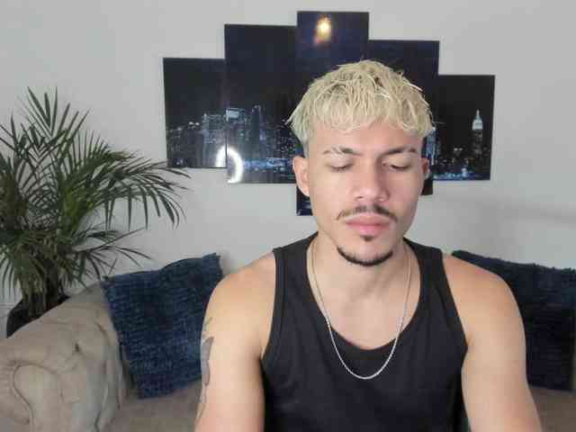 sexyandirdy-pub webcam