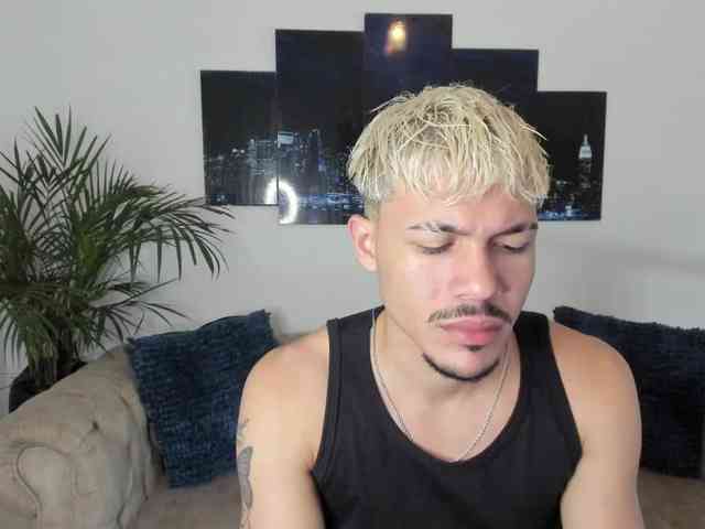 sexyandirdy-pub webcam