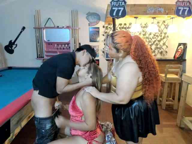 sexyandirdy-pub webcam