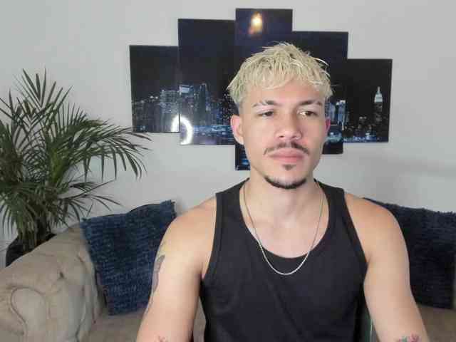 sexyandirdy-pub webcam