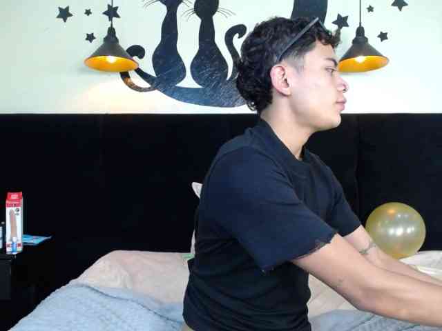 DDiamondd Live Webcam on BongaCams