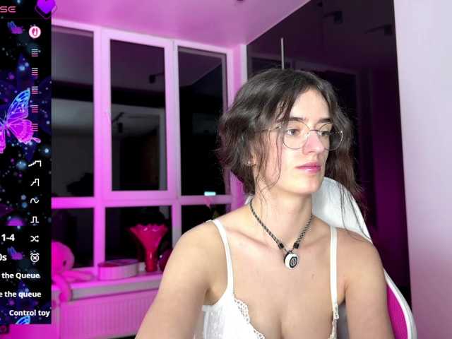 SweetieTati's BongaCams show and profile