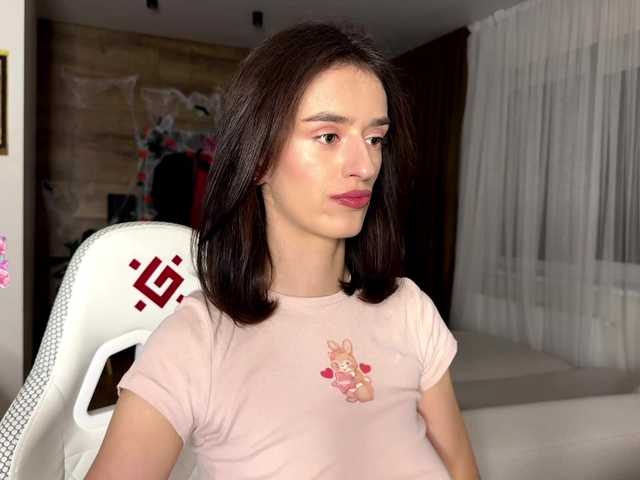 Masturbate to BongaCams's SweetieTati SweetieTati from BongaCams