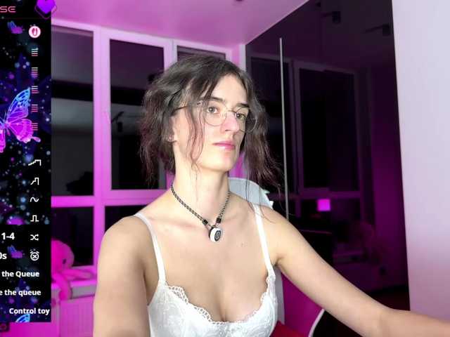 SweetieTati's BongaCams show and profile