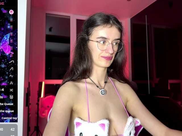 SweetieTati live cam profile