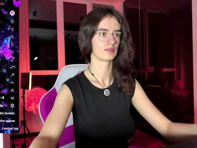SweetieTati's BongaCams show and profile