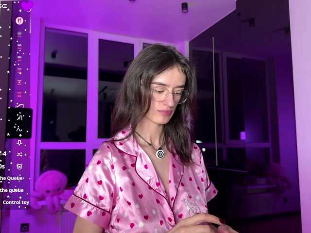 SweetieTati's BongaCams show and profile