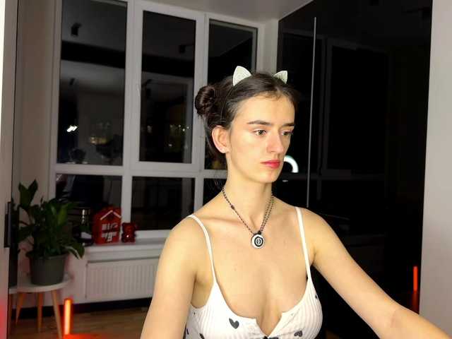 SweetieTati's BongaCams show and profile