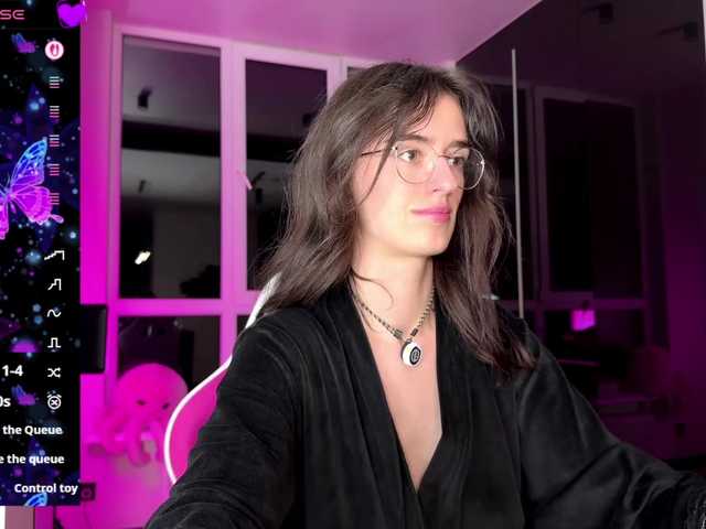 SweetieTati's BongaCams show and profile