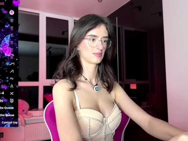 SweetieTati's BongaCams show and profile