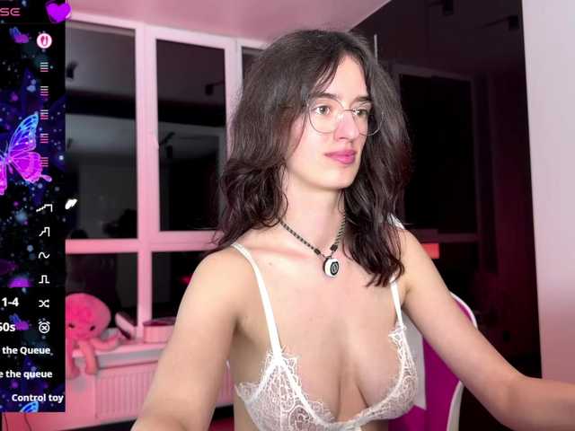 SweetieTati's BongaCams show and profile